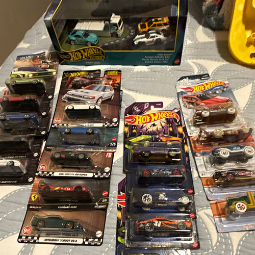 Hot wheels premium car - hot,